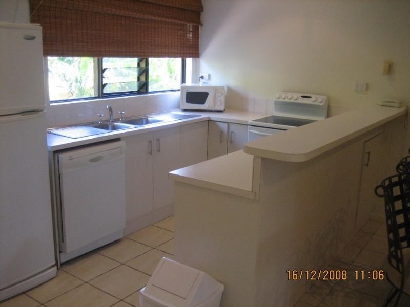 4/13 Amphora Street, Palm Cove QLD 4879