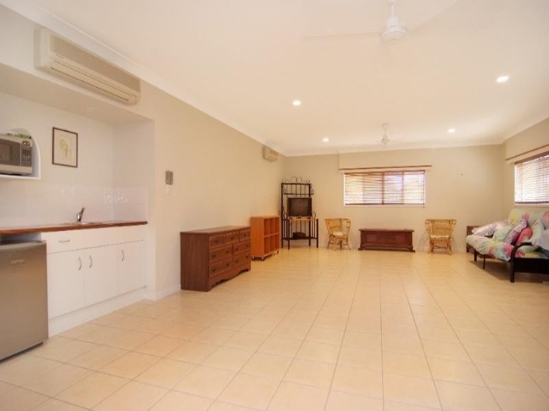 Clifton Beach QLD 4879