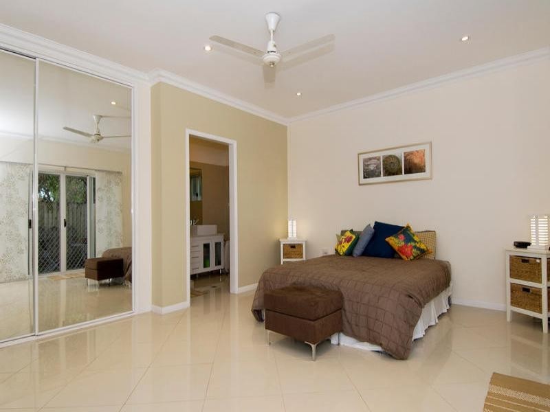 1 Satinash Close, Redlynch QLD 4870