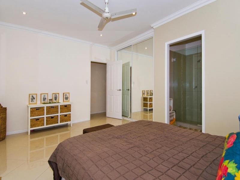 1 Satinash Close, Redlynch QLD 4870