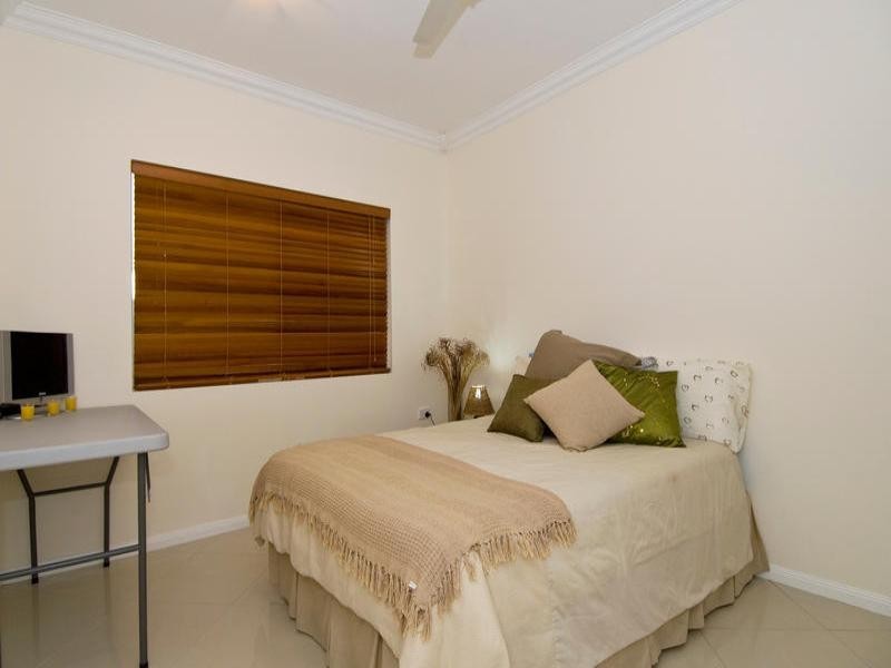 1 Satinash Close, Redlynch QLD 4870