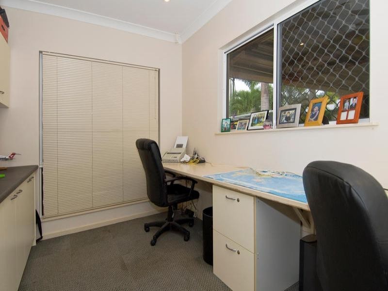 1 Satinash Close, Redlynch QLD 4870
