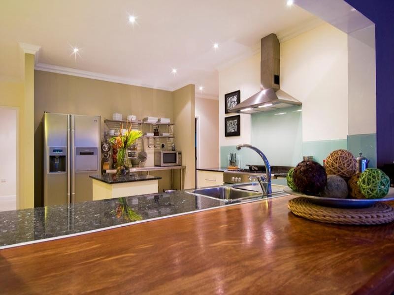 1 Satinash Close, Redlynch QLD 4870
