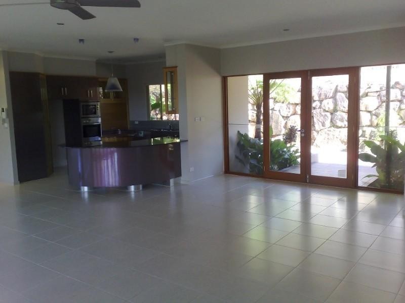 15 Kawana Street, Caravonica QLD 4878