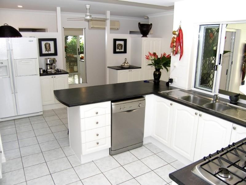 Clifton Beach QLD 4879