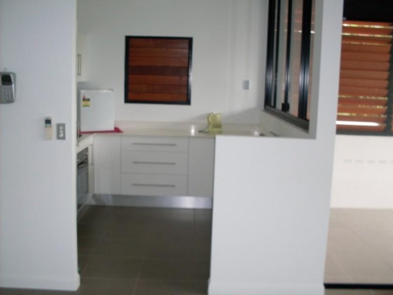 1/32 Moore Street, Trinity Beach QLD 4879