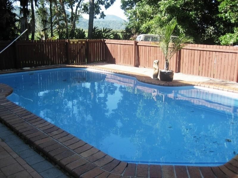 11 Banksia Close, Holloways Beach QLD 4878