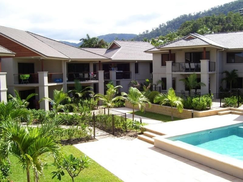 79/1 Robson Street, Mooroobool QLD 4870