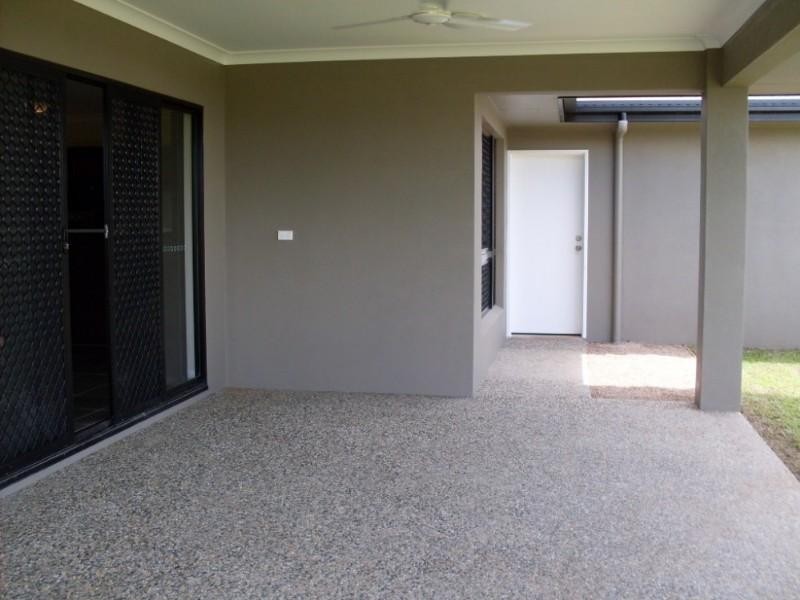 121 Roberts Drive, Trinity Beach QLD 4879