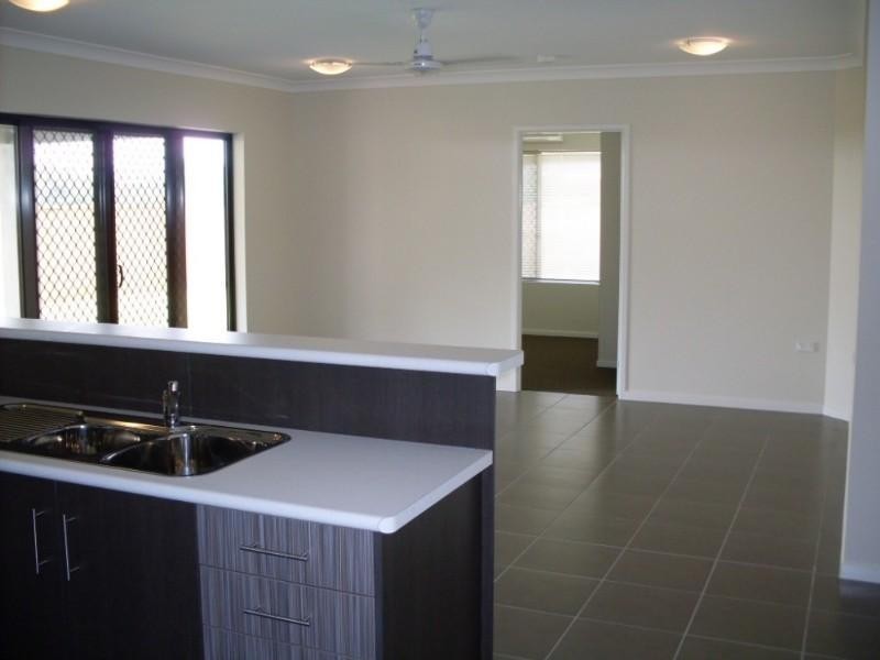 121 Roberts Drive, Trinity Beach QLD 4879