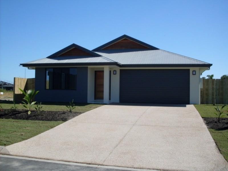 6 Montalbion Avenue, Trinity Park QLD 4879