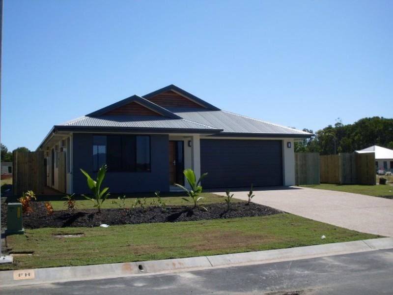 6 Montalbion Avenue, Trinity Park QLD 4879