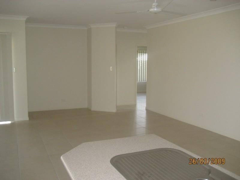 7 Bowline Close, Trinity Beach QLD 4879