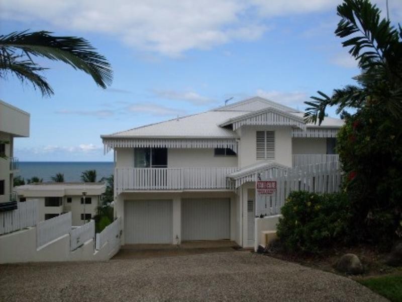 Trinity Beach QLD 4879