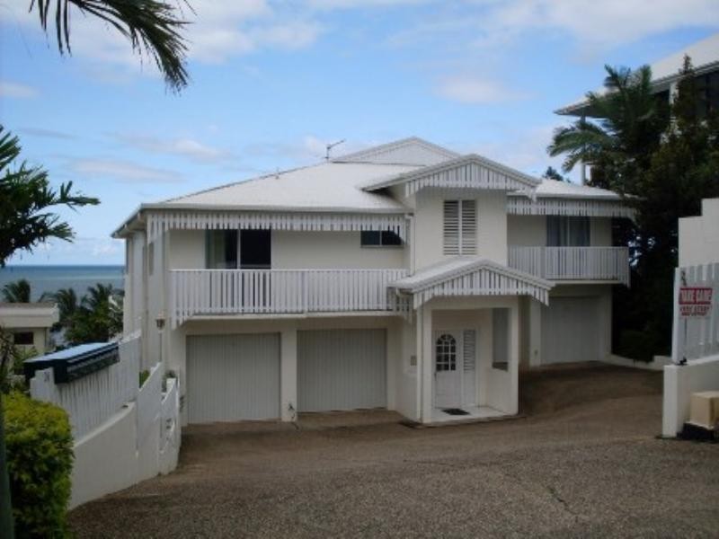 Trinity Beach QLD 4879
