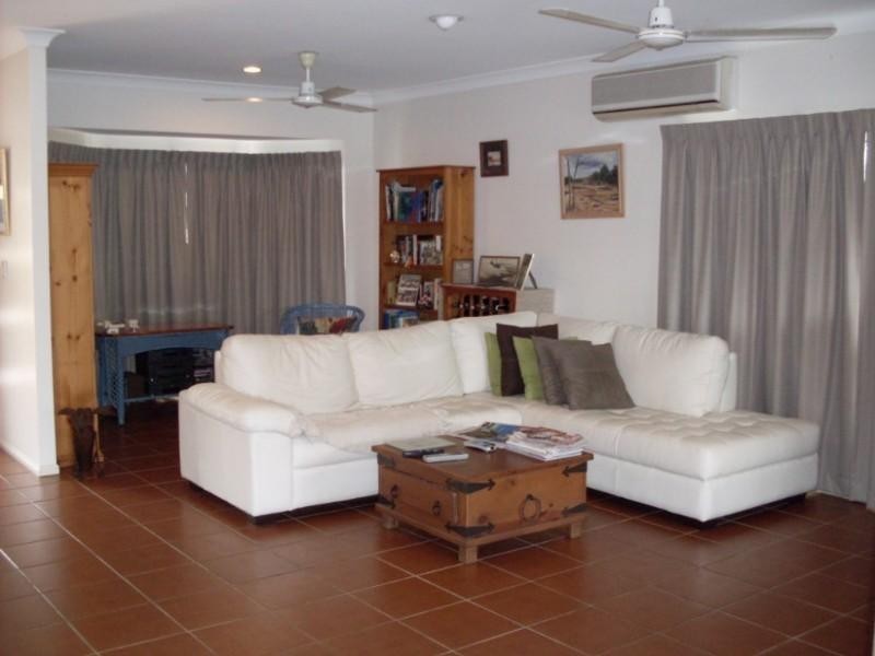 10 Alstonia Close, Redlynch QLD 4870