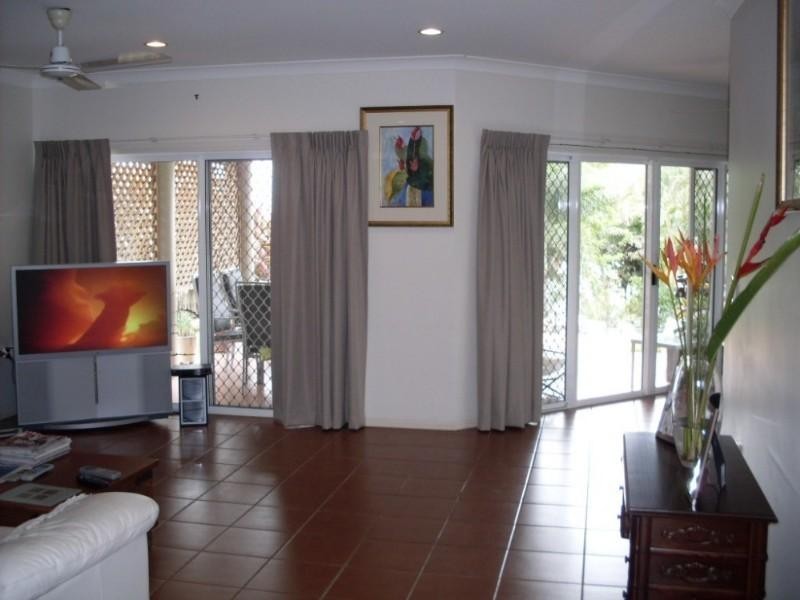 10 Alstonia Close, Redlynch QLD 4870