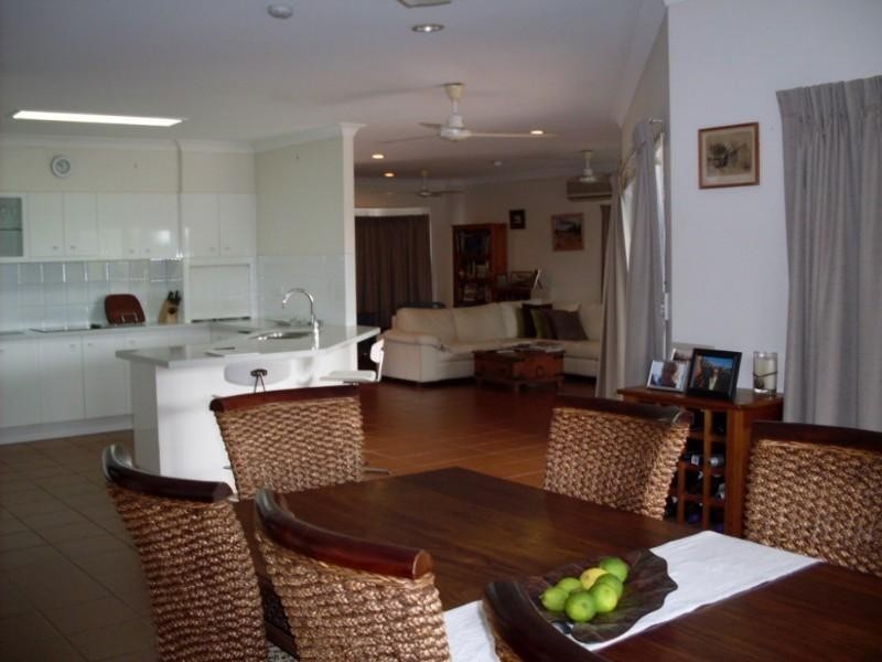 10 Alstonia Close, Redlynch QLD 4870