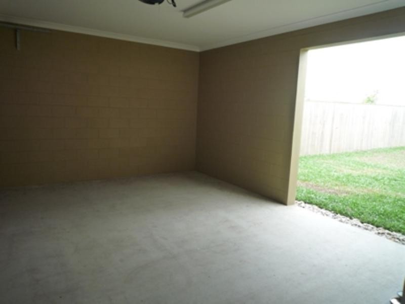 32 Pheonix Street, White Rock QLD 4868