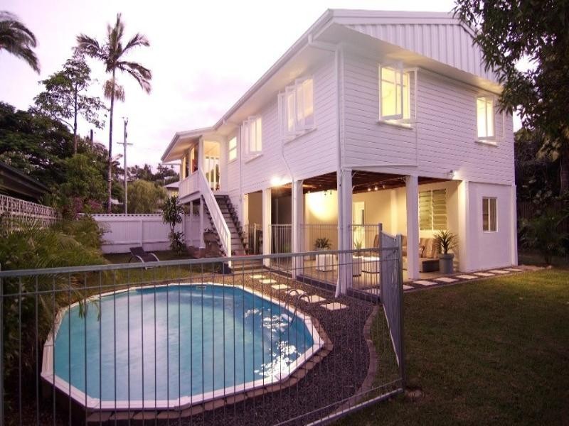 Whitfield QLD 4870