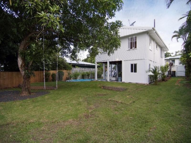 Whitfield QLD 4870