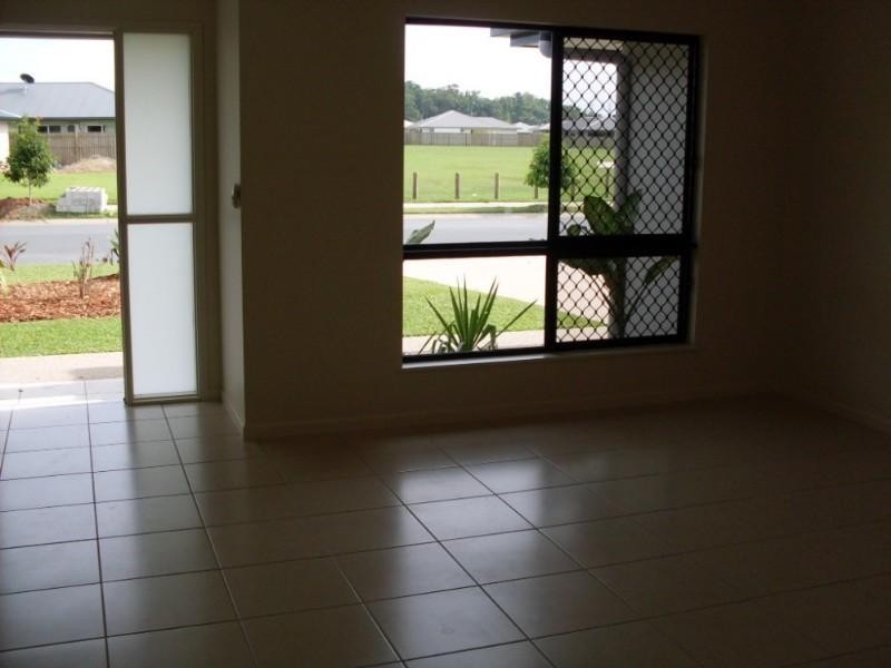 28 Phoenix Street, White Rock QLD 4868