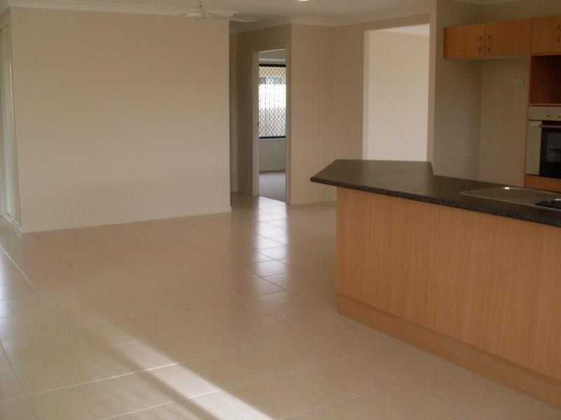 28 Phoenix Street, White Rock QLD 4868