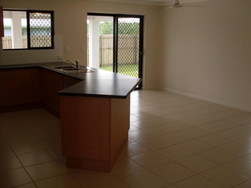 28 Phoenix Street, White Rock QLD 4868