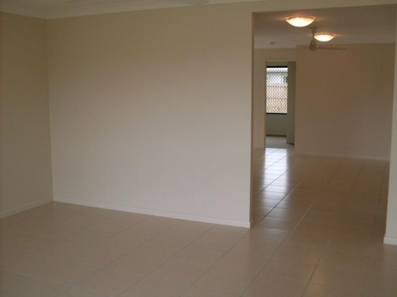 28 Phoenix Street, White Rock QLD 4868