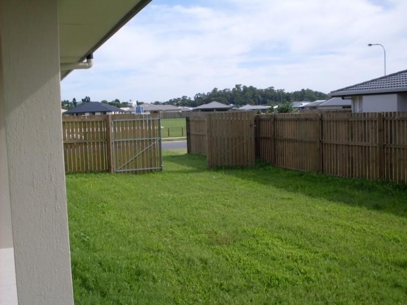 28 Phoenix Street, White Rock QLD 4868