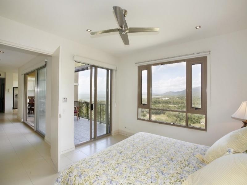 5/11 Colonel Cummings Drive, Palm Cove QLD 4879