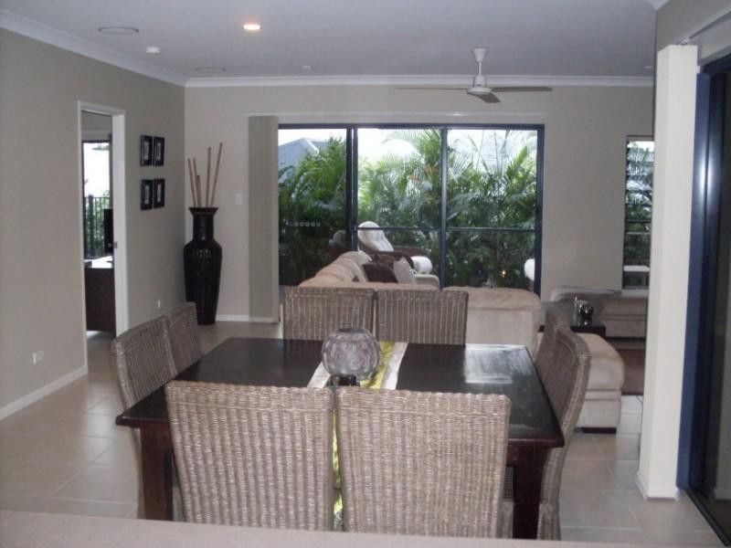 4 Retreat Close, Palm Cove QLD 4879