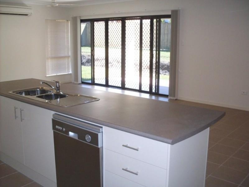 118 Roberts Drive, Trinity Beach QLD 4879