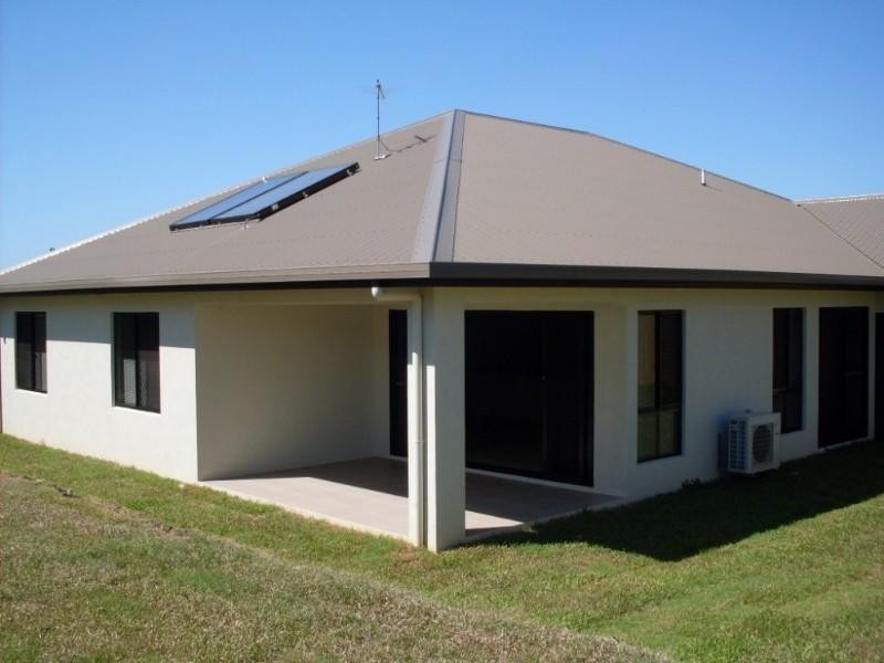 118 Roberts Drive, Trinity Beach QLD 4879