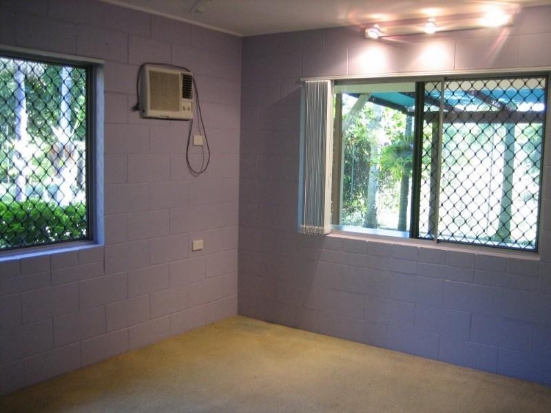 27 Walnut Street, Holloways Beach QLD 4878
