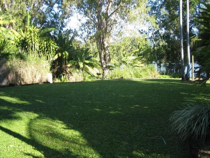 27 Walnut Street, Holloways Beach QLD 4878