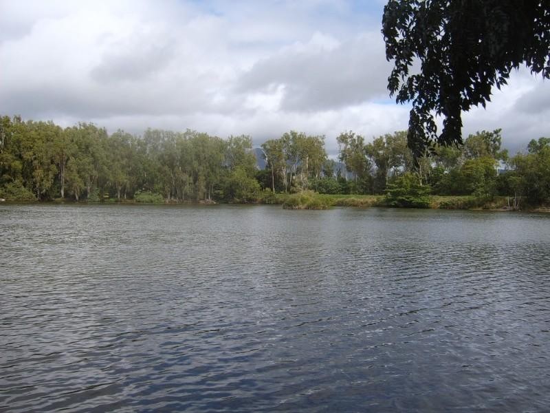 27 Walnut Street, Holloways Beach QLD 4878