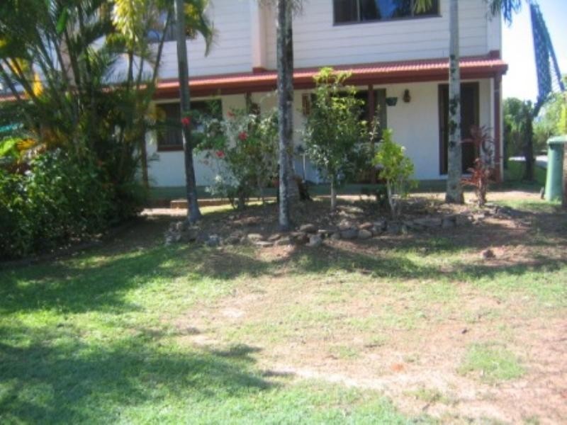 2/35 Mintaro Crescent, Woree QLD 4868