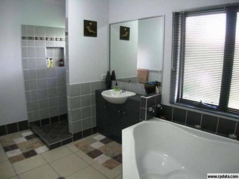 3/279 Lake Street, Cairns North QLD 4870