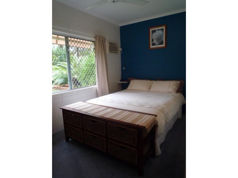 Holloways Beach QLD 4878