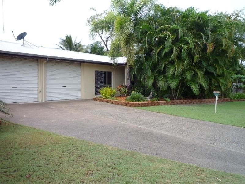Holloways Beach QLD 4878