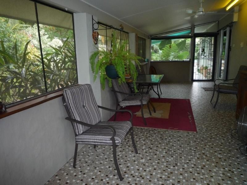 Holloways Beach QLD 4878