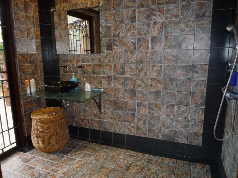 Holloways Beach QLD 4878