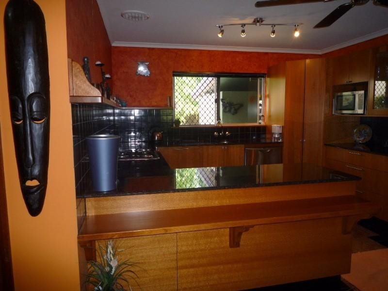 Holloways Beach QLD 4878