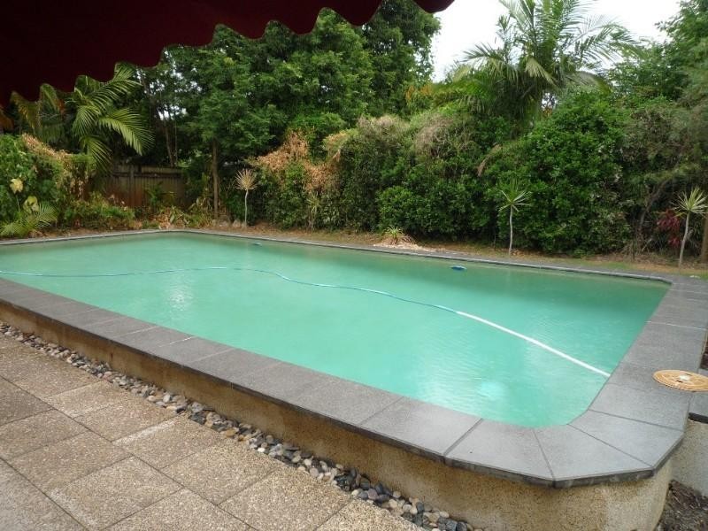 Holloways Beach QLD 4878