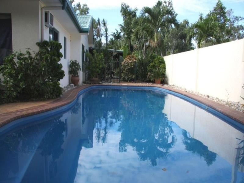 Clifton Beach QLD 4879