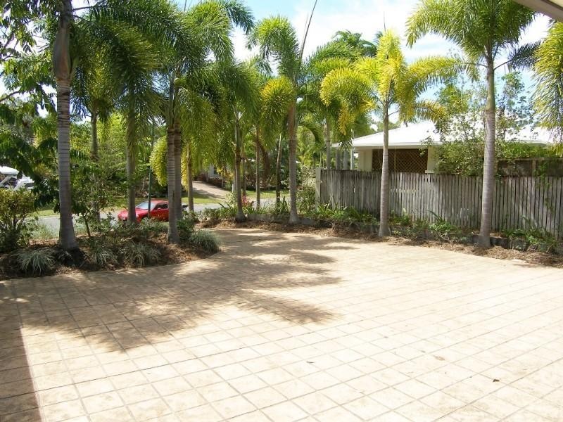 15 Bramble Street, Clifton Beach QLD 4879