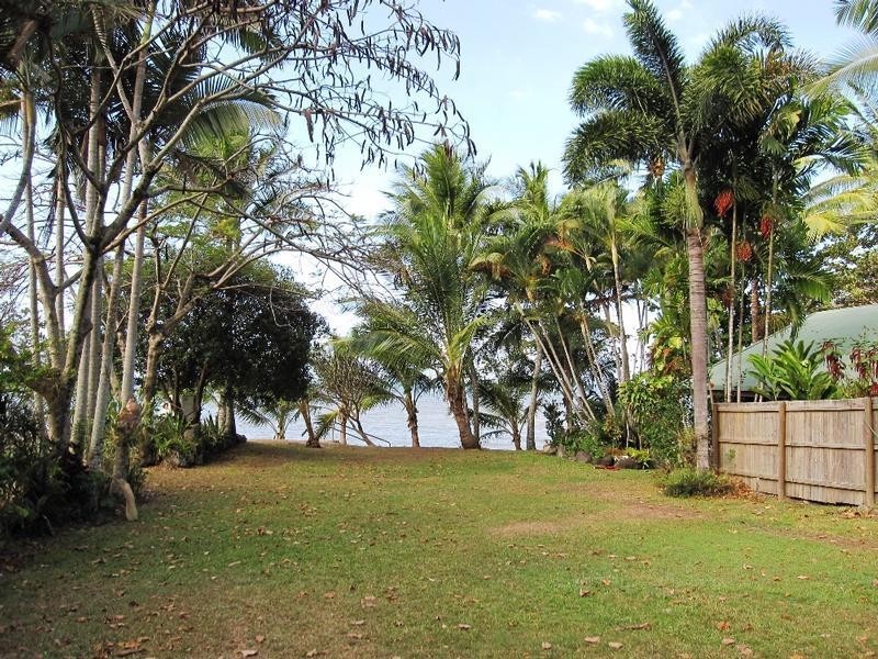 Trinity Beach QLD 4879