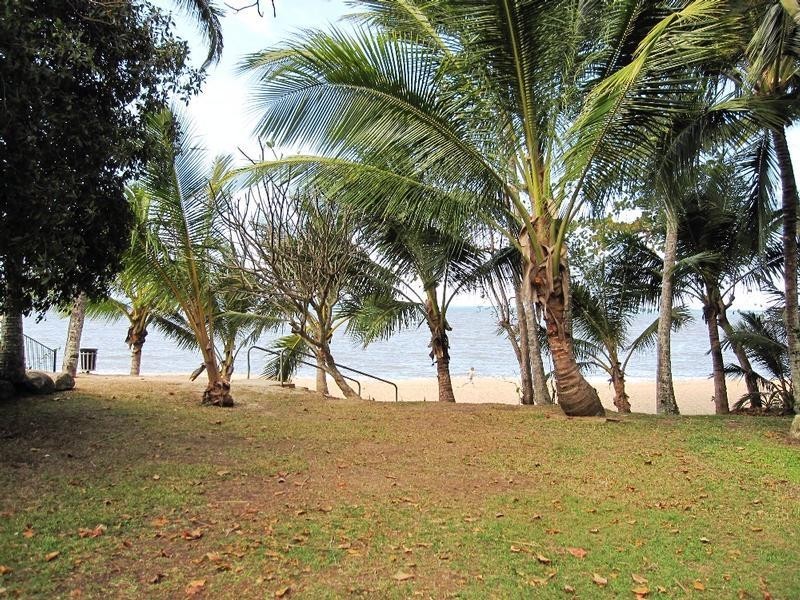 Trinity Beach QLD 4879