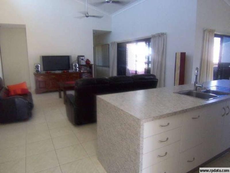 40 Shamrock Avenue, Brinsmead QLD 4870